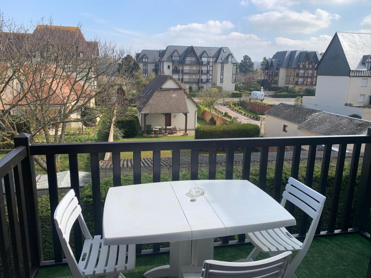 Bord De Apartment